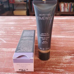 Bronze W 130 (Warm) Matte 3D Foundation - Mary Kay